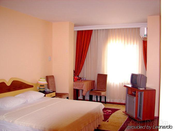 جبز Hotel Delta Yss الغرفة الصورة